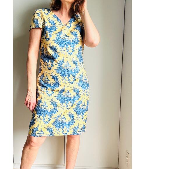 Vintage 90s Toile Print summer Dress Sheath Blue Yellow Size Medium Knee Demure - Picture 9 of 9